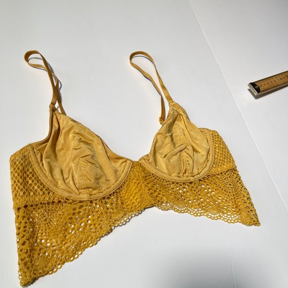 Forever 21 Mustard Yellow Bra Style Top Lace Detail and Satin Cups Size Small - Picture 3 of 7